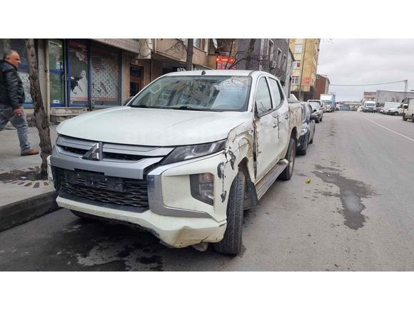 Sahibinden Mitsubishi L 200 4x4 Storm 2021 Model 