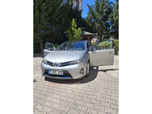 Sahibinden Toyota Auris 1.4 D-4D Active Skypack 2013 Model
