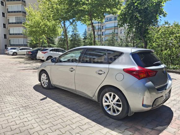 Sahibinden Toyota Auris 1.4 D-4D Active Skypack 2013 Model