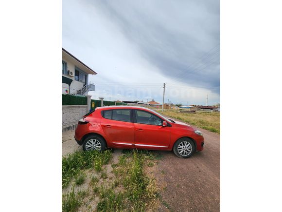 2015 Model 1.5 dCi Touch Plus Değişen Tramer Yok