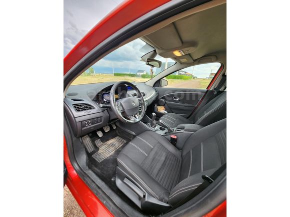 2015 Model 1.5 dCi Touch Plus Değişen Tramer Yok