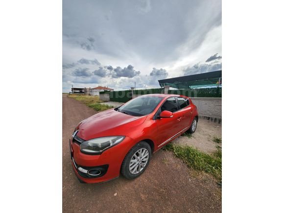 2015 Model 1.5 dCi Touch Plus Değişen Tramer Yok
