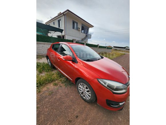 2015 Model 1.5 dCi Touch Plus Değişen Tramer Yok