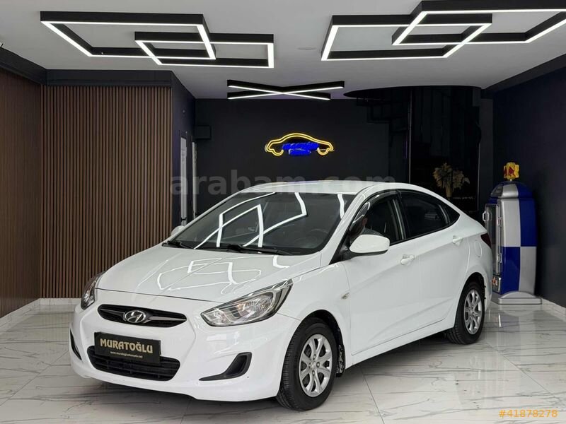 Galeriden Hyundai Accent Blue 1.4 CVVT Biz 2013 Model İstanbul 220.000 km Beyaz