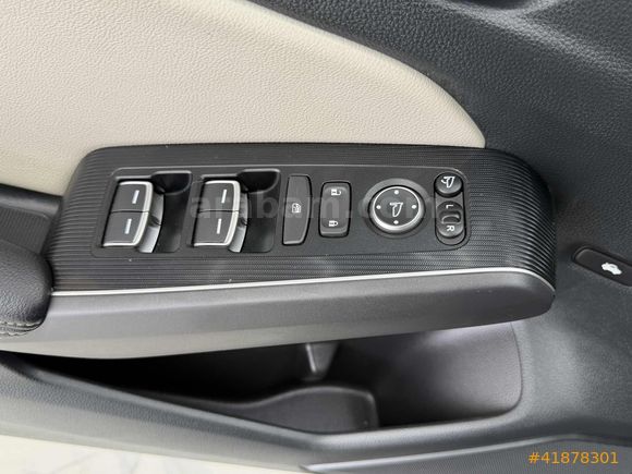 MURATOĞLU__2023 CİVİC ECO EXECUTİVE PLUS HATASIZ *64.000KM*