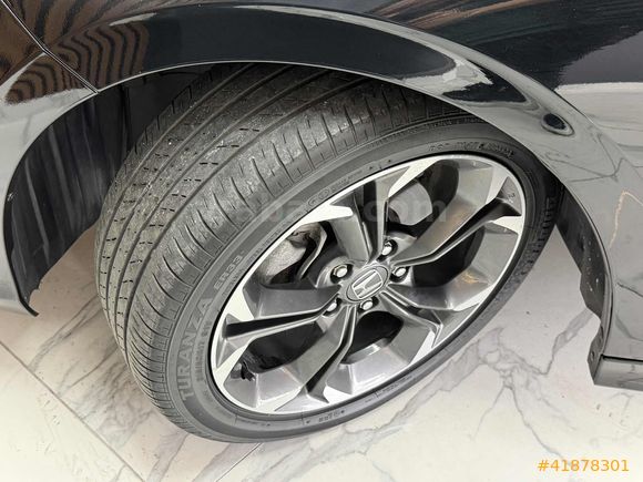 MURATOĞLU__2023 CİVİC ECO EXECUTİVE PLUS HATASIZ *64.000KM*