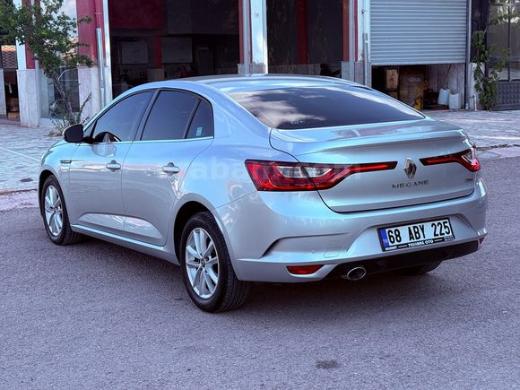 2017 MEGANE 1.5 DCİ TOUCH **HATASIZ**SERVSİ BAKIMLI**170 BİN KM*