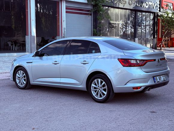 2017 MEGANE 1.5 DCİ TOUCH **HATASIZ**SERVSİ BAKIMLI**170 BİN KM*