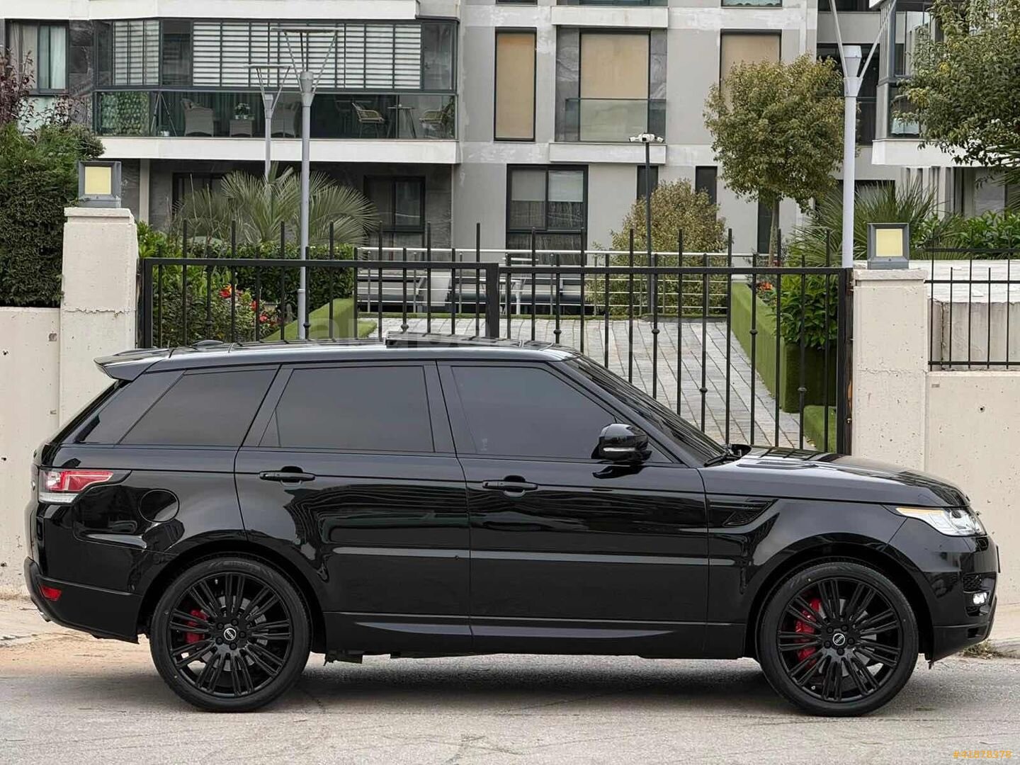 Galeriden Land Rover Range Sport 3.0 SDV6 HSE Dynamic 2015 Model İzmir 249.000 km Siyah 4