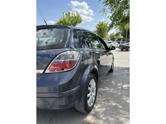 Otomatik. Opel Astra 1.6 Enjoy 2010 Model 