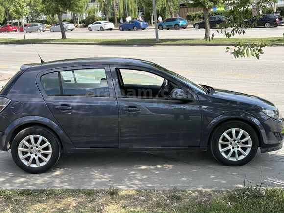 Otomatik. Opel Astra 1.6 Enjoy 2010 Model 