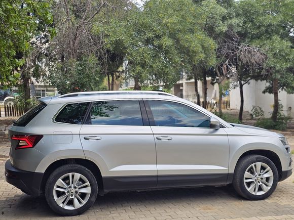 2019 MODEL 123 KM SKODA KAROQ