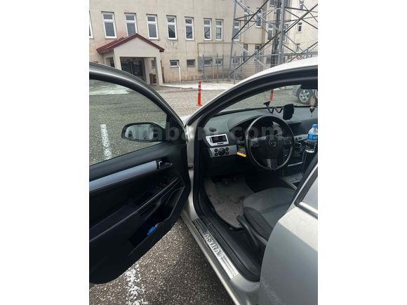 Memurdan  Opel Astra 1.3 CDTI Enjoy 2006 Model 