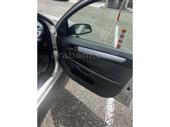 Memurdan  Opel Astra 1.3 CDTI Enjoy 2006 Model 