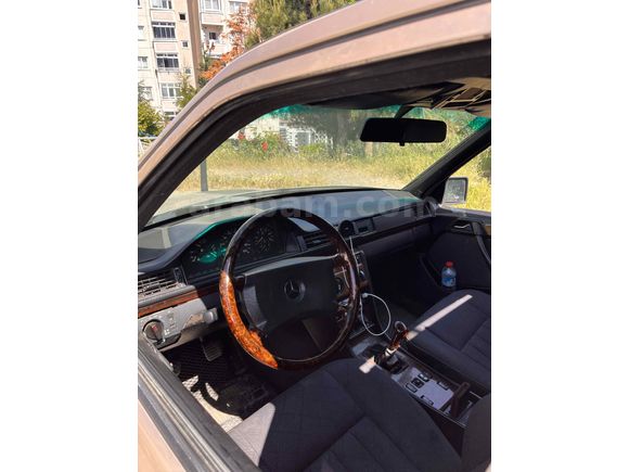 Mercedes-benz w124 200E