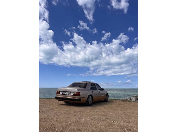 Mercedes-benz w124 200E
