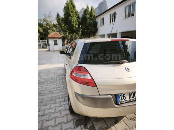SAFKAN BENZİN OTOMATİK 1.6 16V HB MEGANE 2