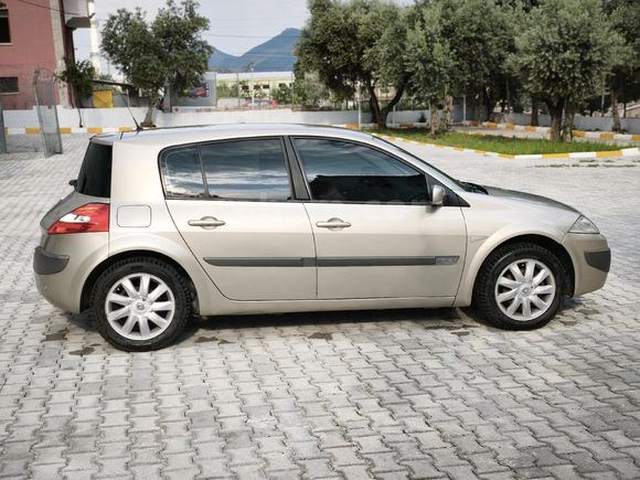 SAFKAN BENZİN OTOMATİK 1.6 16V HB MEGANE 2