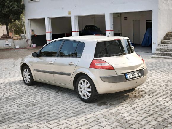 SAFKAN BENZİN OTOMATİK 1.6 16V HB MEGANE 2