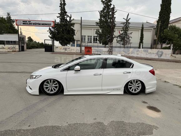 Sahibinden Honda Civic 1.6i VTEC Eco Elegance 2012 Model 