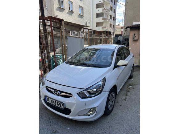Sahibinden Hyundai Accent Blue 1.6 CRDI Mode 2012 Model 