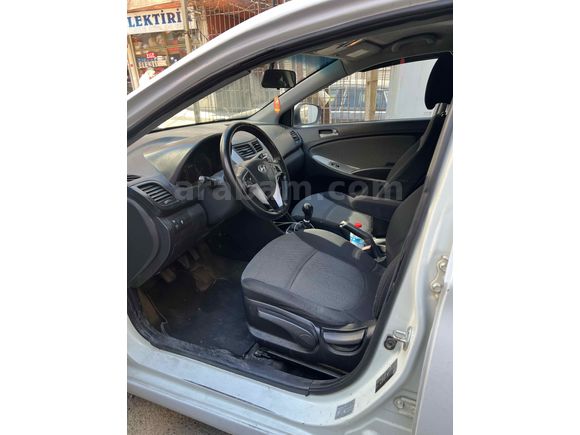 Sahibinden Hyundai Accent Blue 1.6 CRDI Mode 2012 Model 