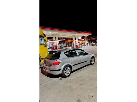 Sahibinden Opel Astra 1.6 twinport Model 2005 bu paraya klimalı donanımlı başka araç yok depo kapağı kilitli özliği bile mevcut