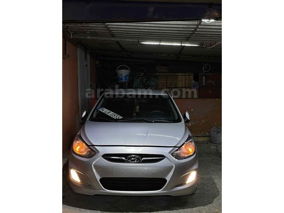 Sahibinden Hyundai Accent Blue 1.6 CRDI Mode Plus 2014 Model 