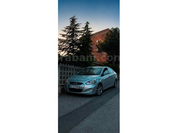 Sahibinden Hyundai Accent Blue 1.6 CRDI Mode Plus 2014 Model 