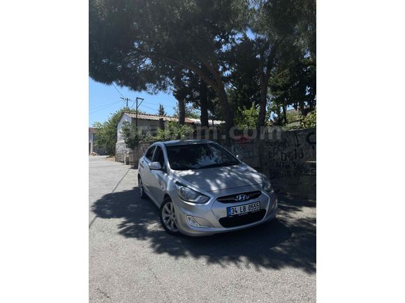 Sahibinden Hyundai Accent Blue 1.6 CRDI Mode Plus 2014 Model 