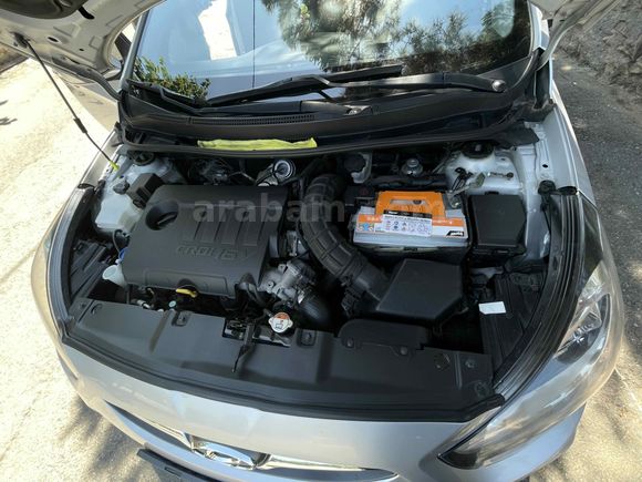 Sahibinden Hyundai Accent Blue 1.6 CRDI Mode Plus 2014 Model 