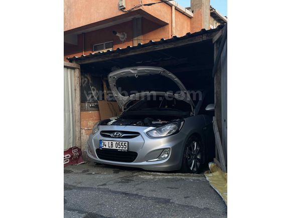 Sahibinden Hyundai Accent Blue 1.6 CRDI Mode Plus 2014 Model 