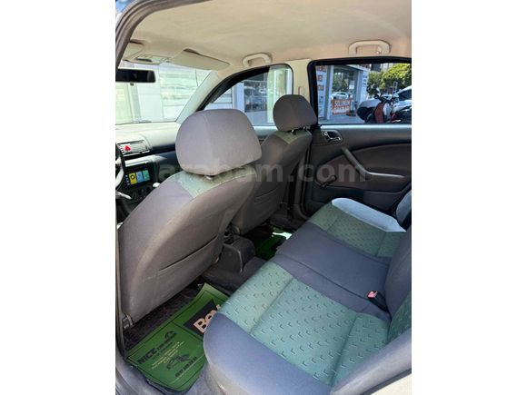 Sahibinden Skoda Octavia 1.6 Ambiente 2005 Model 