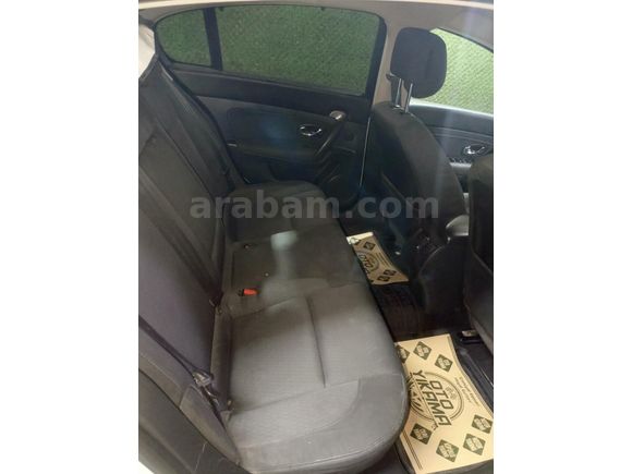 Sahibinden Renault Latitude 1.5 dCi Expression 2012 Model Konya 240.000 km Beyaz