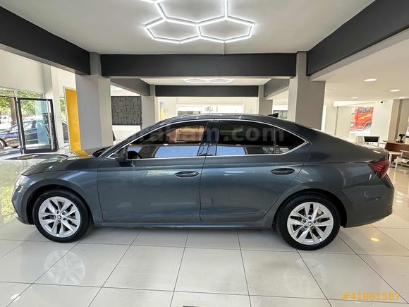 ERİN 2.EL PLAZA HATASIZ SKODA OCTAVİA 1.0 E-TEC PREMİUM