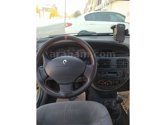 Sahibinden klimalı Renault Megane 1.9 DTi RTE 2000 Model 