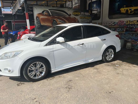 Sahibinden Ford Focus 1.6 Ti-VCT Trend 2012 Model 