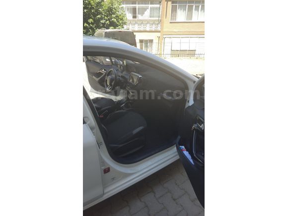 2. Sahibinden peugeot 208