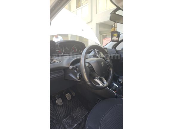 2. Sahibinden peugeot 208
