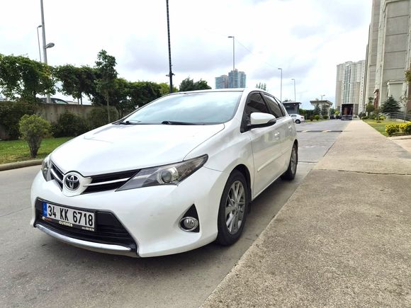 Sahibinden Hasarsız Toyota Auris 1.4 D-4D Active Skypack 2013 Model 
