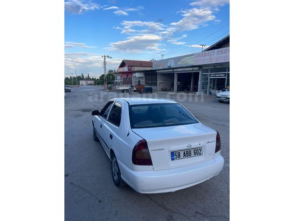 Sahibinden Hyundai Accent 1.5 GLS 2000 Model
