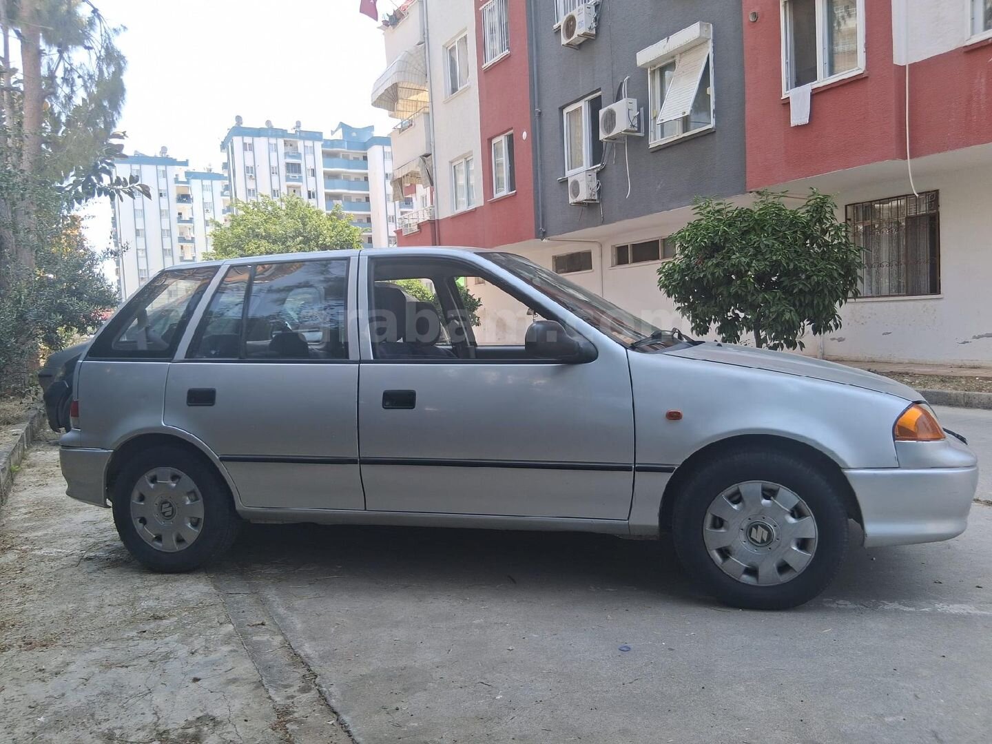 Sahibinden Suzuki Swift 1.3 GLX 2001 Model Mersin 90.000 km Gri 2