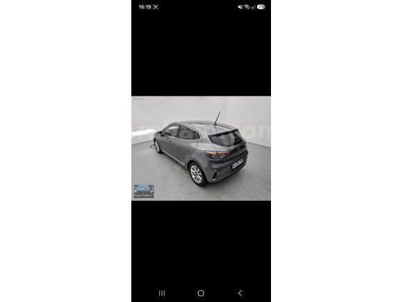 Galeriden Renault Clio 1.0 TCe Evolution 2024 Model İstanbul 70.000 km Füme