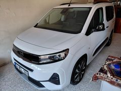 İLK EL 2025 COMBO 1.5 CDTİ ULTİMATE OTOMATİK HATA BOYA ÇİZİK YOK