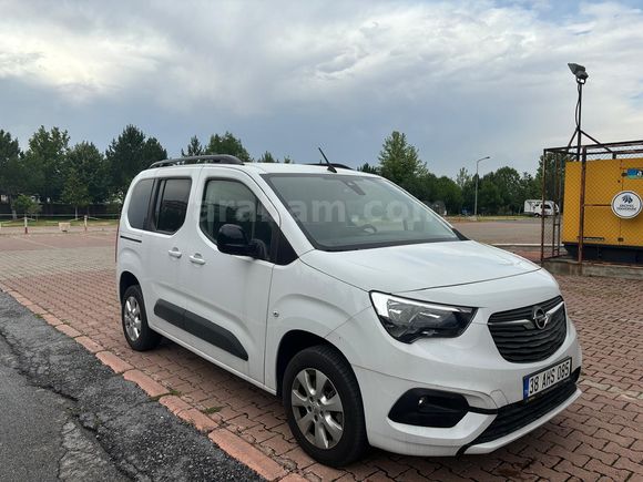 SUV gibi Aile aracı ve titiz kullanılmış Sıfır ayarında