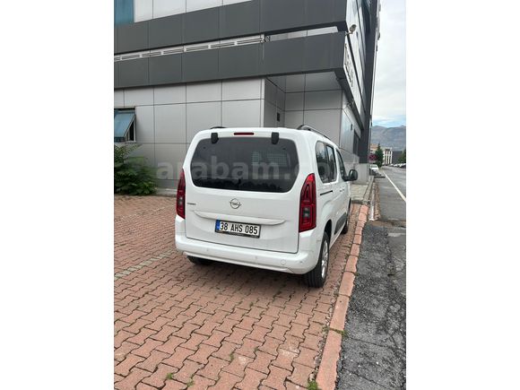 SUV gibi Aile aracı ve titiz kullanılmış Sıfır ayarında