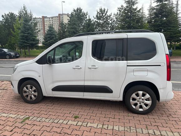 SUV gibi Aile aracı ve titiz kullanılmış Sıfır ayarında