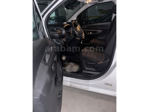 SUV gibi Aile aracı ve titiz kullanılmış Sıfır ayarında