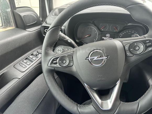SUV gibi Aile aracı ve titiz kullanılmış Sıfır ayarında