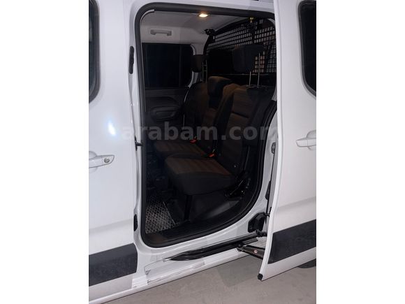 SUV gibi Aile aracı ve titiz kullanılmış Sıfır ayarında